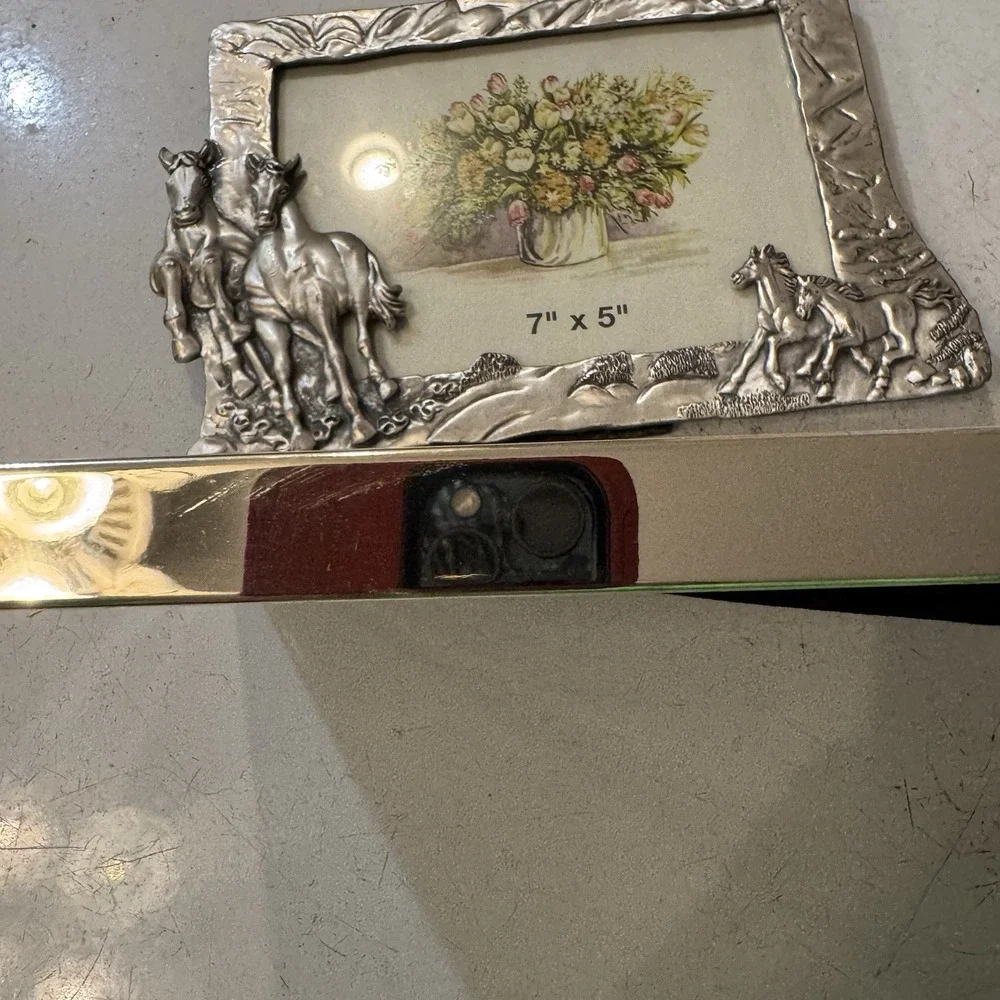 2 Picture Frames a 3D Horse and Rectangle - Holds 5x7‎ Photo Free Standing